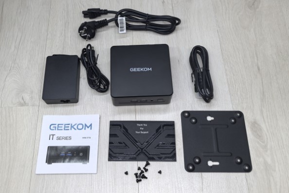 GEEKOM IT15 Mini PC Review – Power in a Compact Design