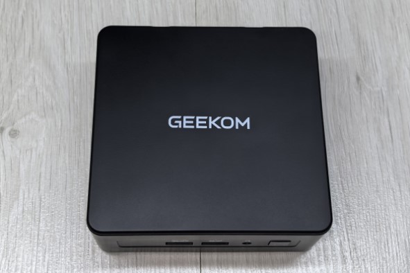 GEEKOM IT15 Mini PC Review – Power in a Compact Design