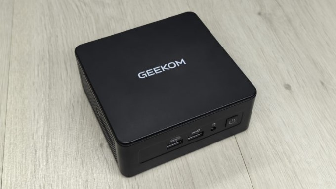 GEEKOM IT15 Mini PC Review – Power in a Compact Design